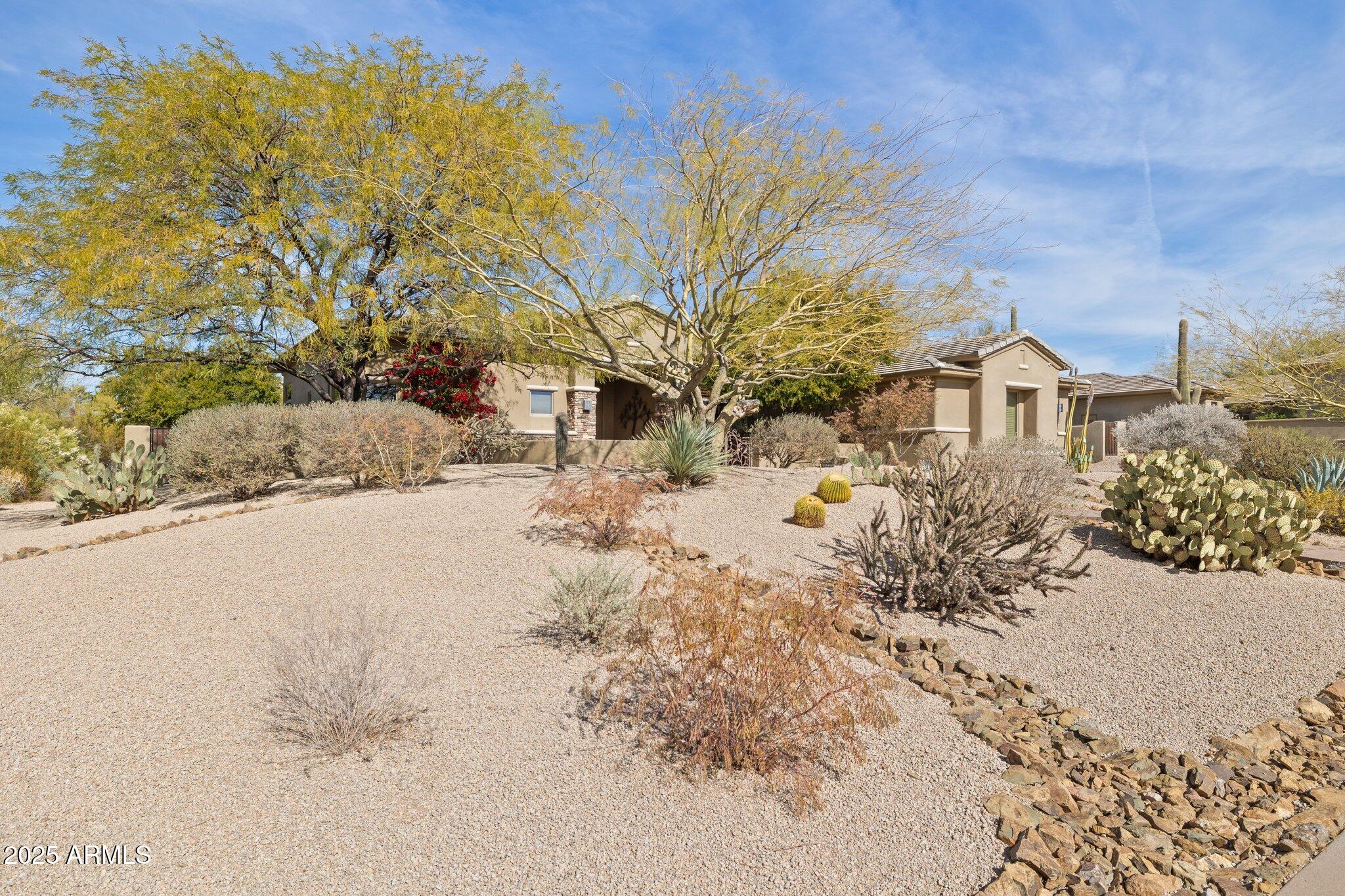 6534 E RUNNING DEER Trail