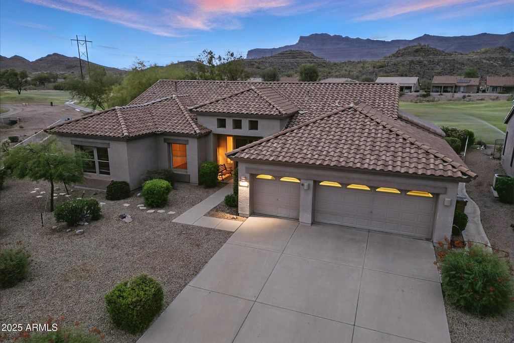 Photo of 6986 E Desert Spoon Lane, Gold Canyon, AZ 85118 (MLS # 6879981)