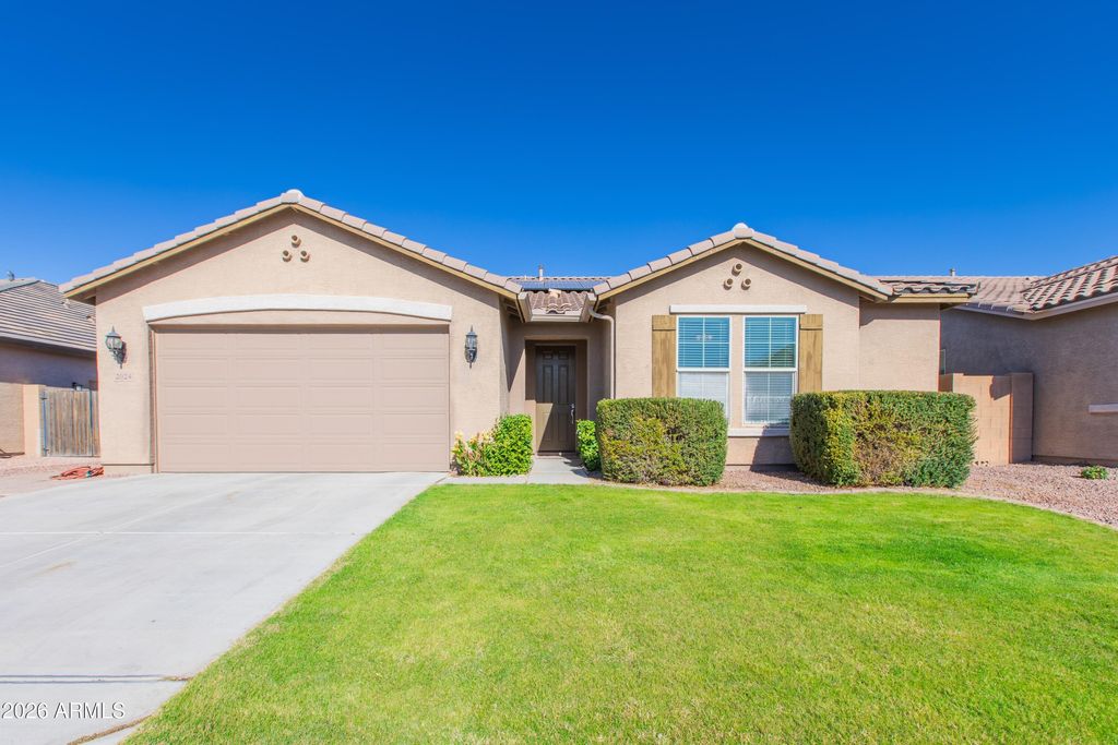 Photo of 2024 W Rains Way, San Tan Valley, AZ 85144 (MLS # 6973603)