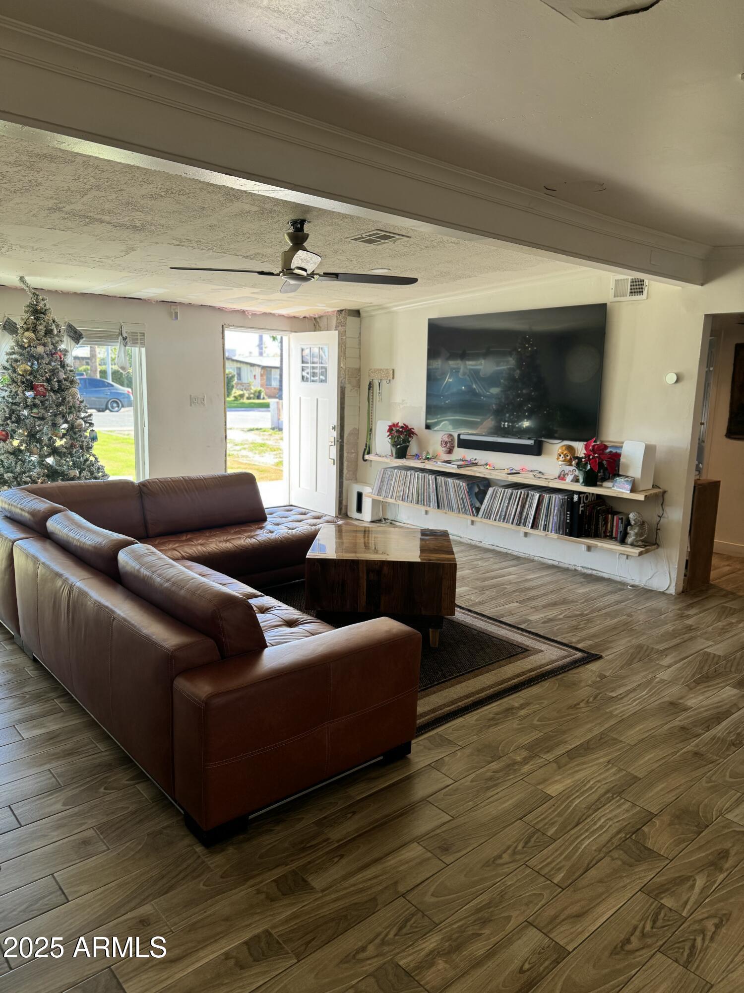 680 N DELAWARE Street