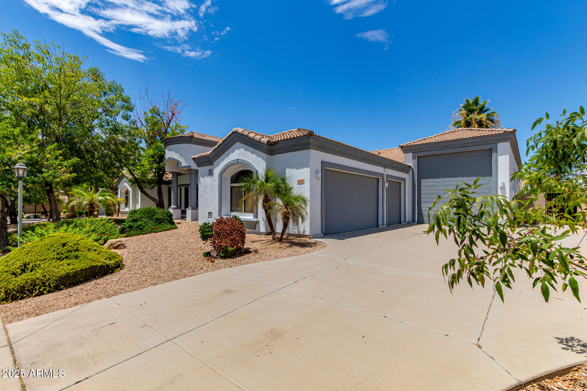 2646 E BARTLETT Place