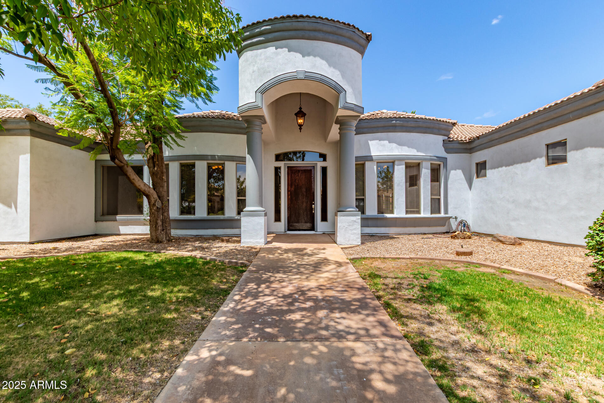 2646 E BARTLETT Place