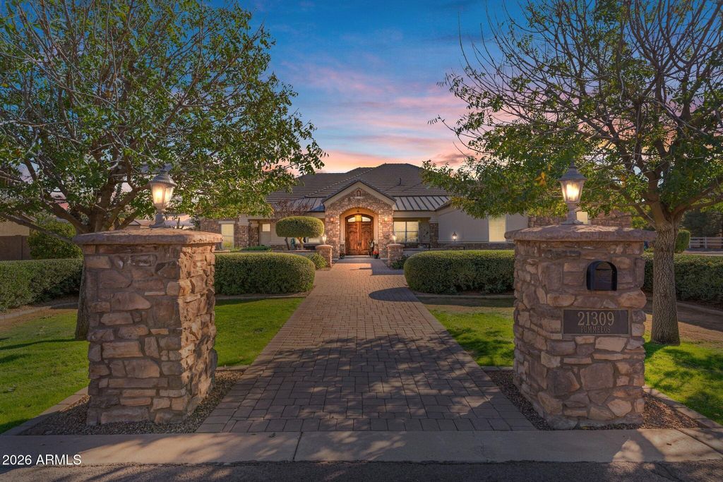 Photo of 21309 E Pummelos Road, Queen Creek, AZ 85142 (MLS # 6986668)