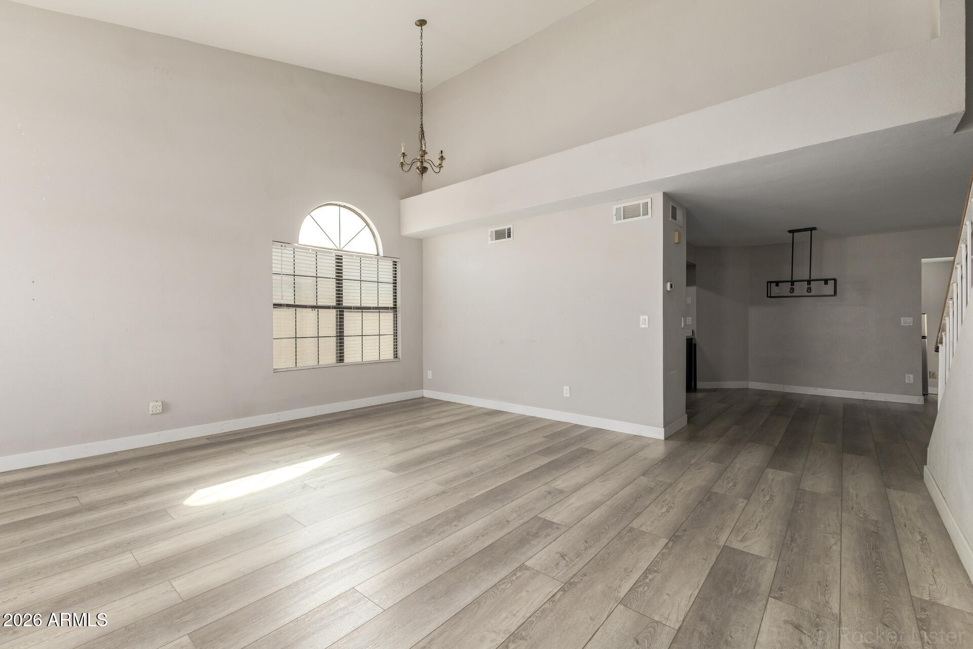 8721 W EDGEMONT Avenue