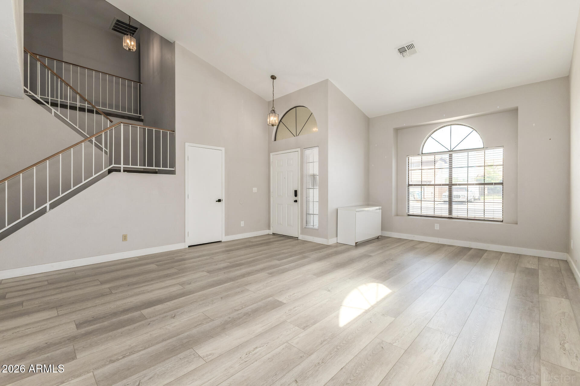 8721 W EDGEMONT Avenue