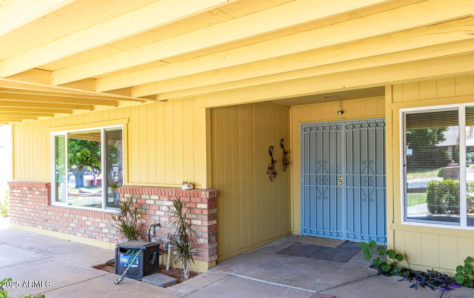3554 W AIRE LIBRE Avenue