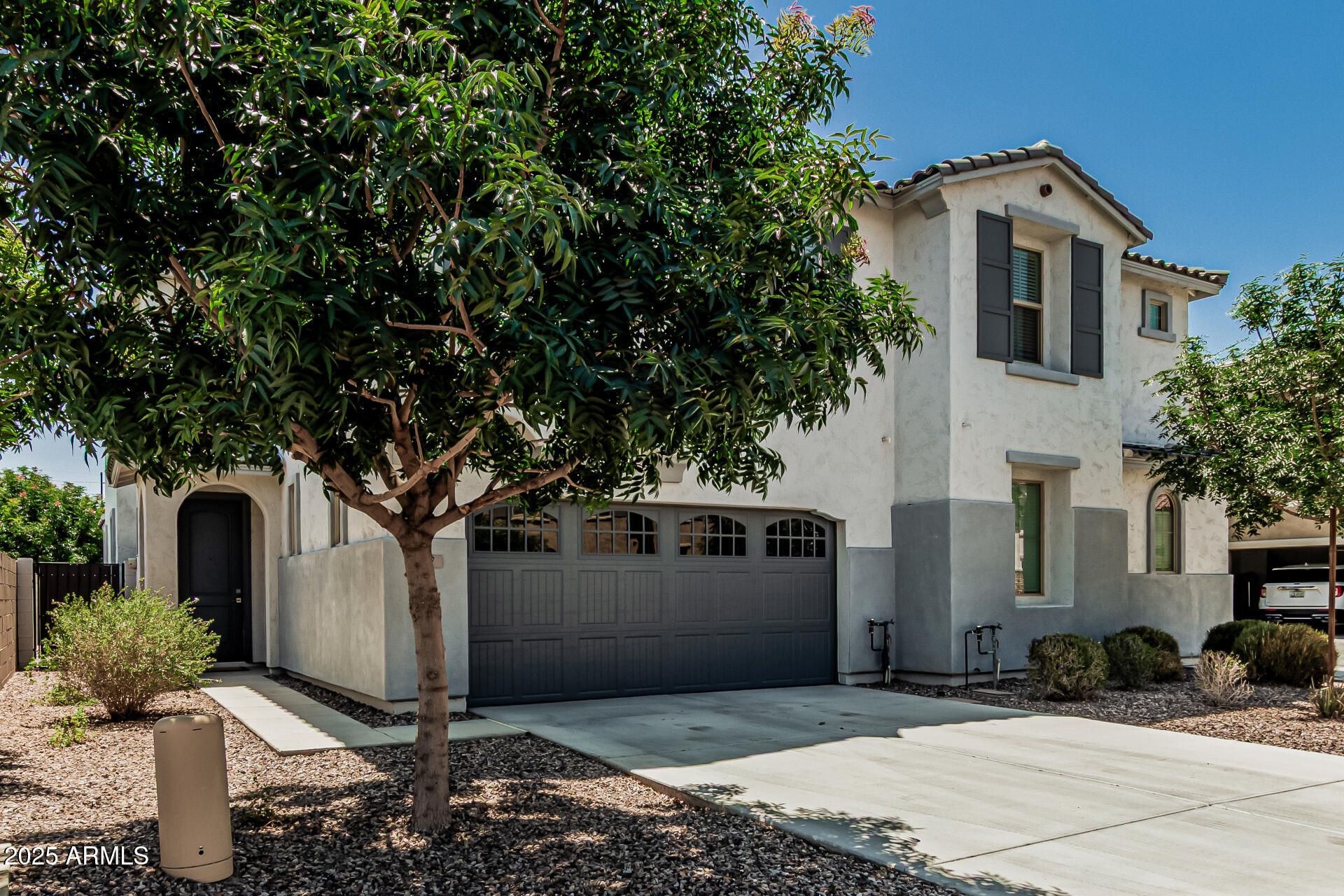 905 S Canal Drive 17
