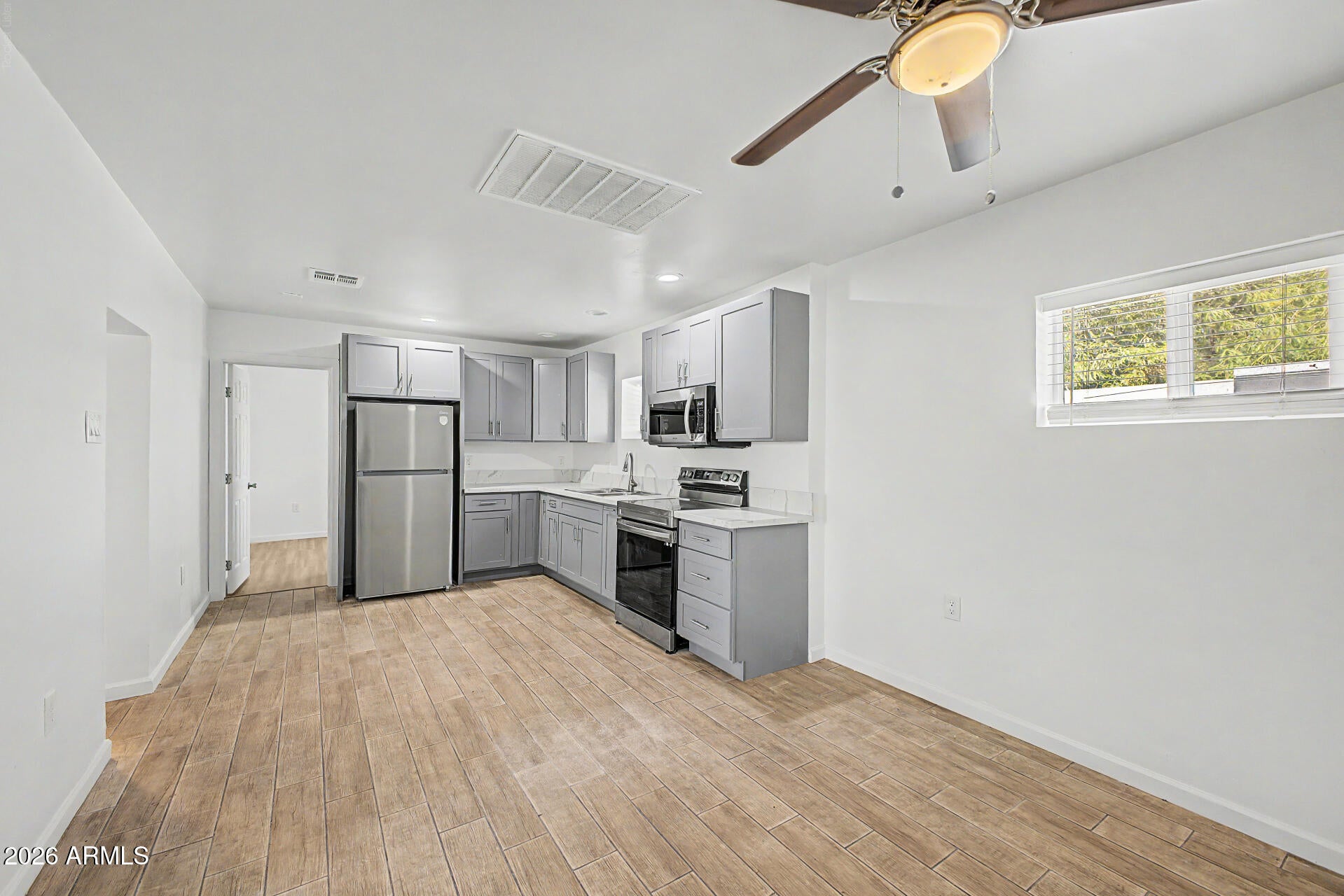 13805 N LUNA Street