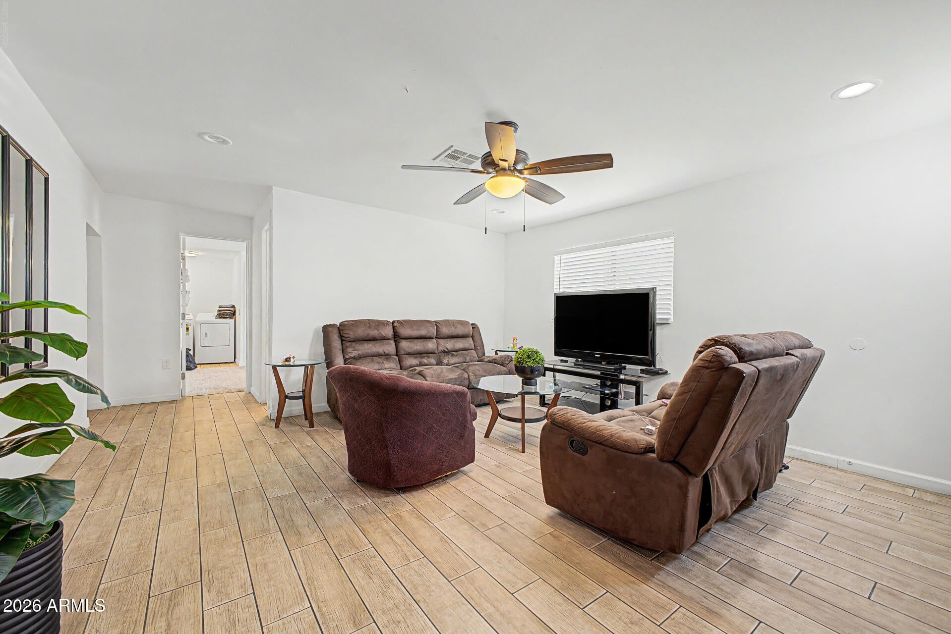 13805 N LUNA Street