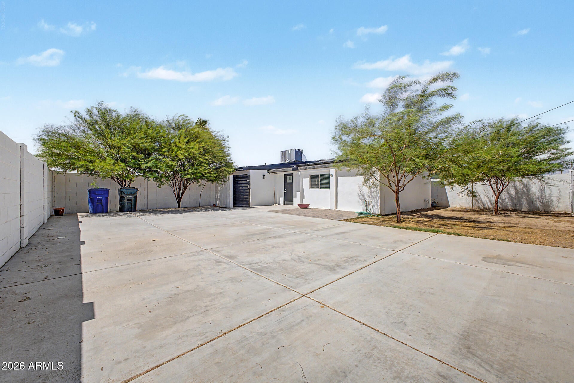 13805 N LUNA Street