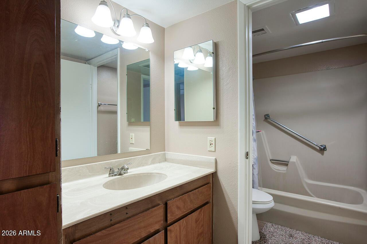 3033 E Devonshire Avenue Unit 3032