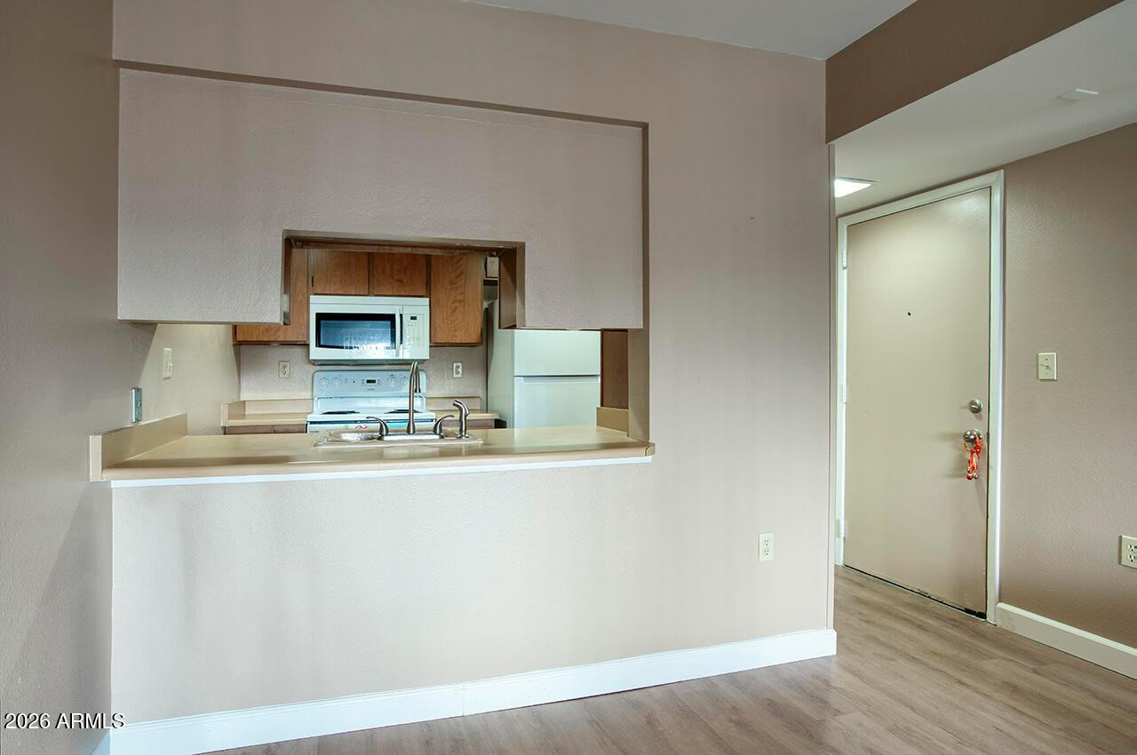 3033 E Devonshire Avenue Unit 3032