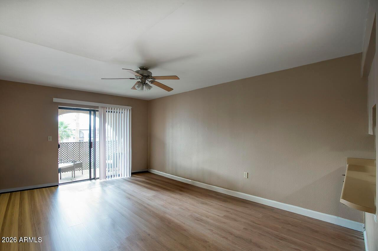 3033 E Devonshire Avenue Unit 3032