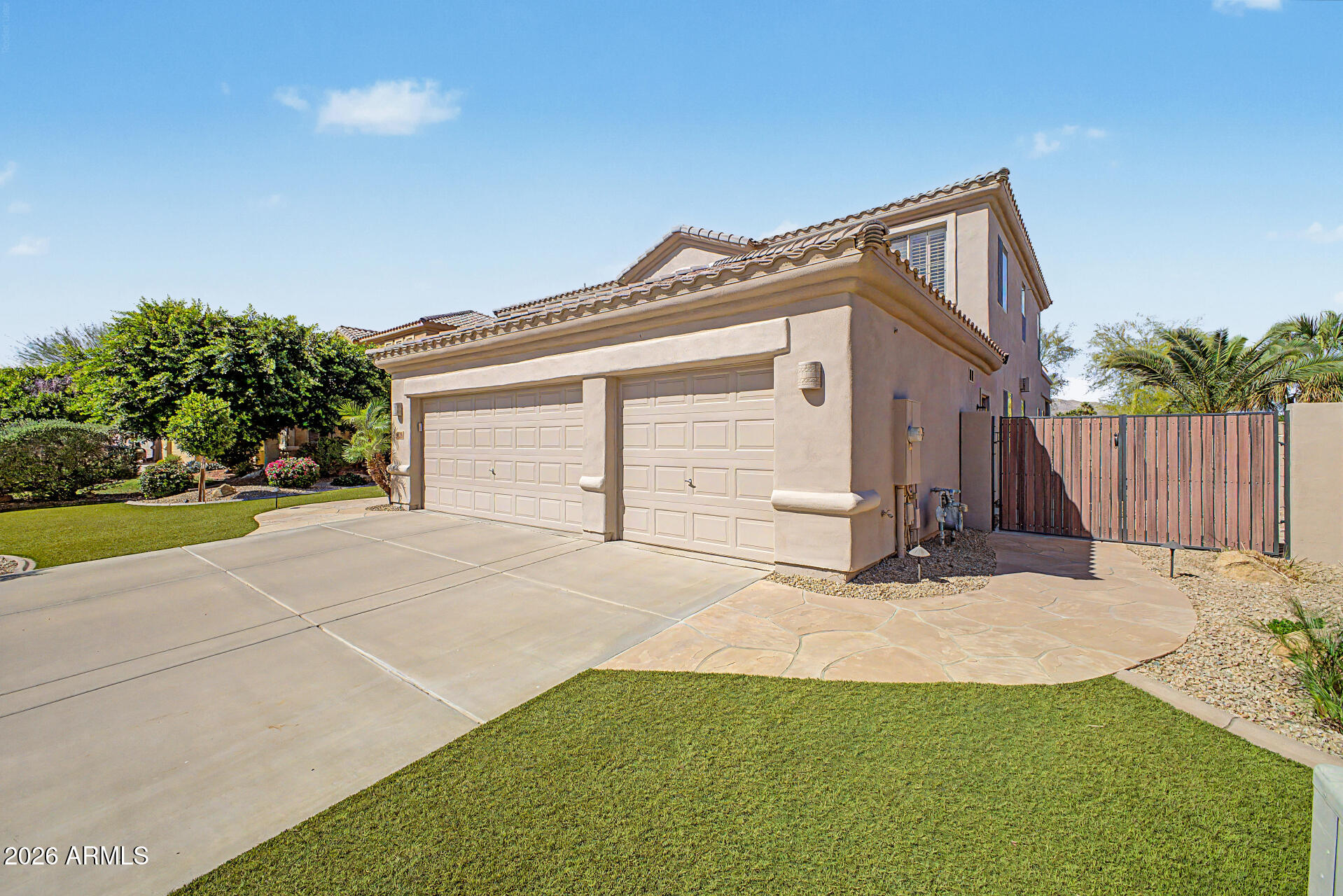 1116 W GLENHAVEN Drive