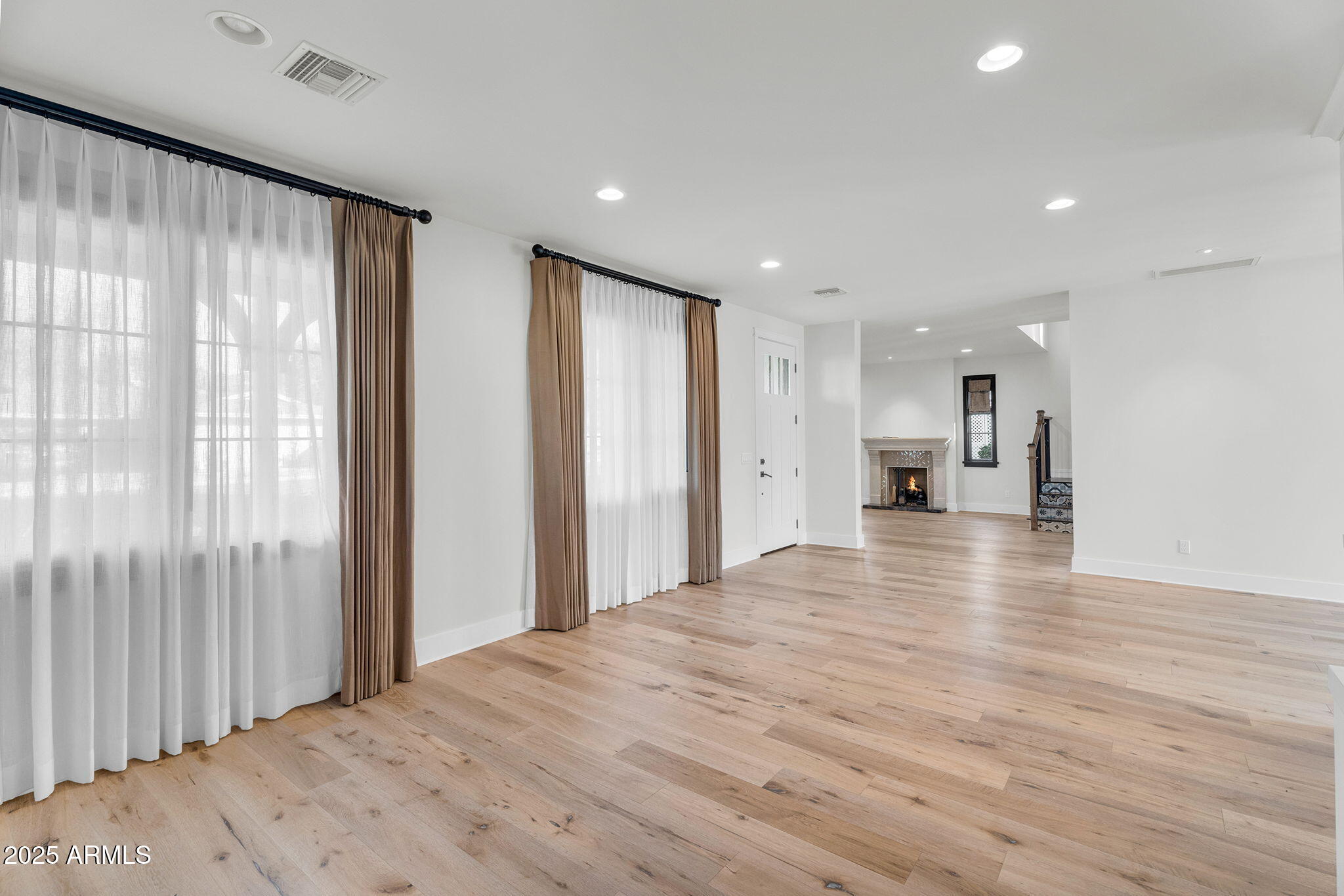 4901 E AMELIA Avenue