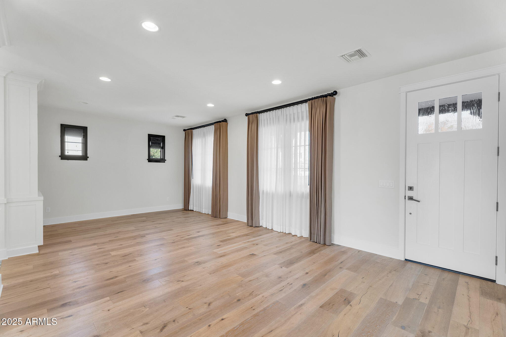 4901 E AMELIA Avenue