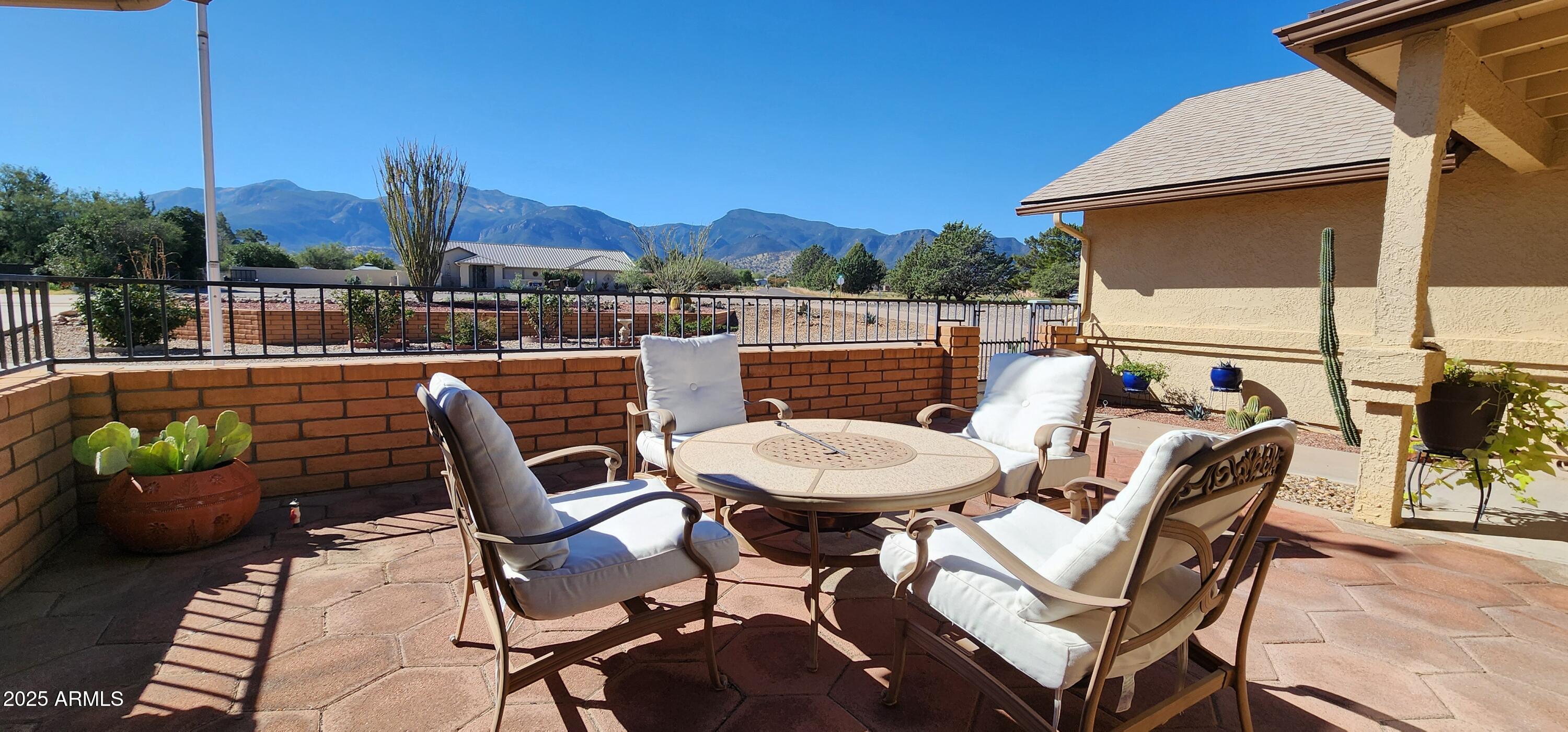 3033 E CHOCTAW Drive