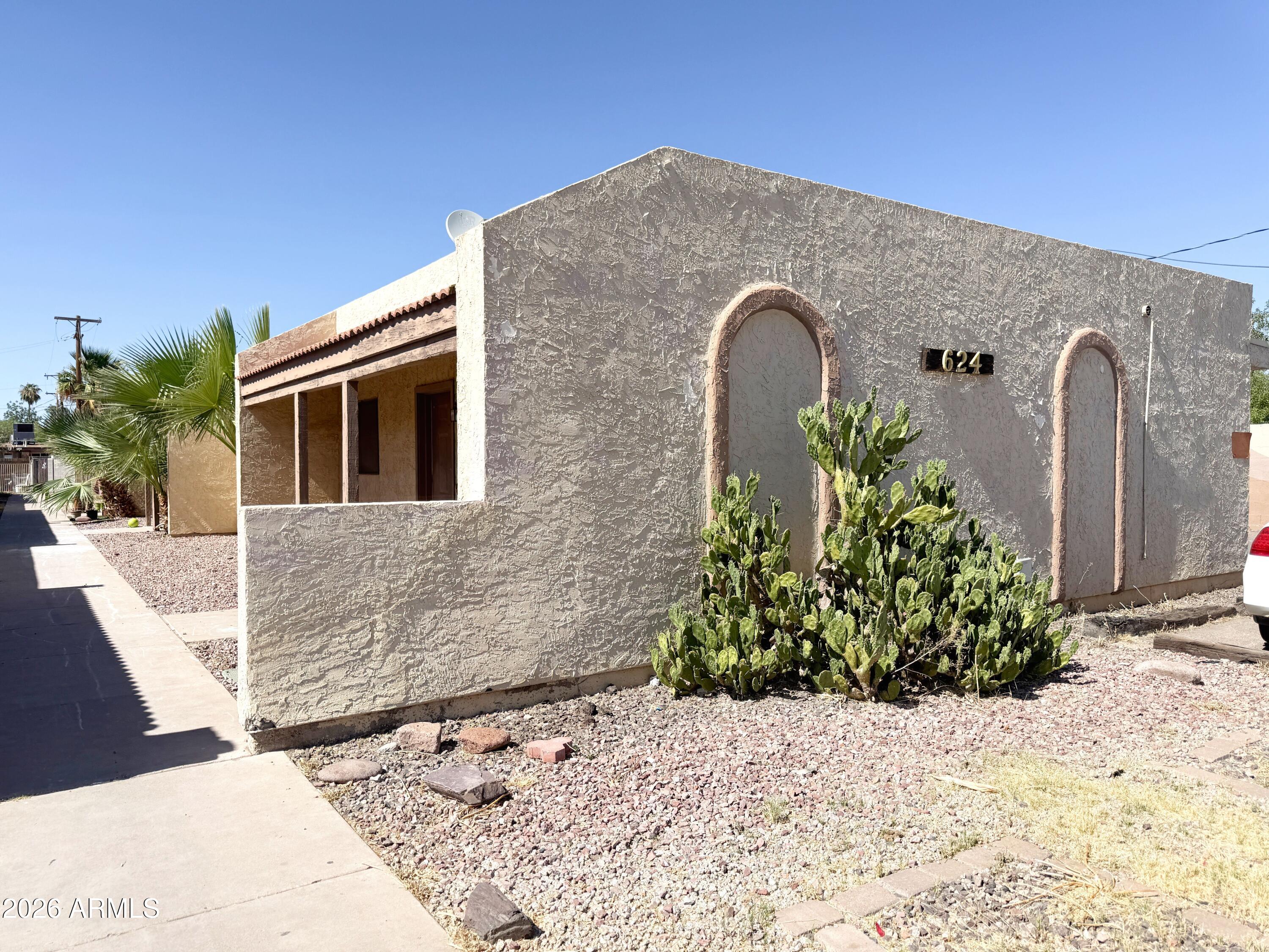 Photo 1 of 14 — 624 E Marilyn Avenue 1, Mesa, AZ 85204