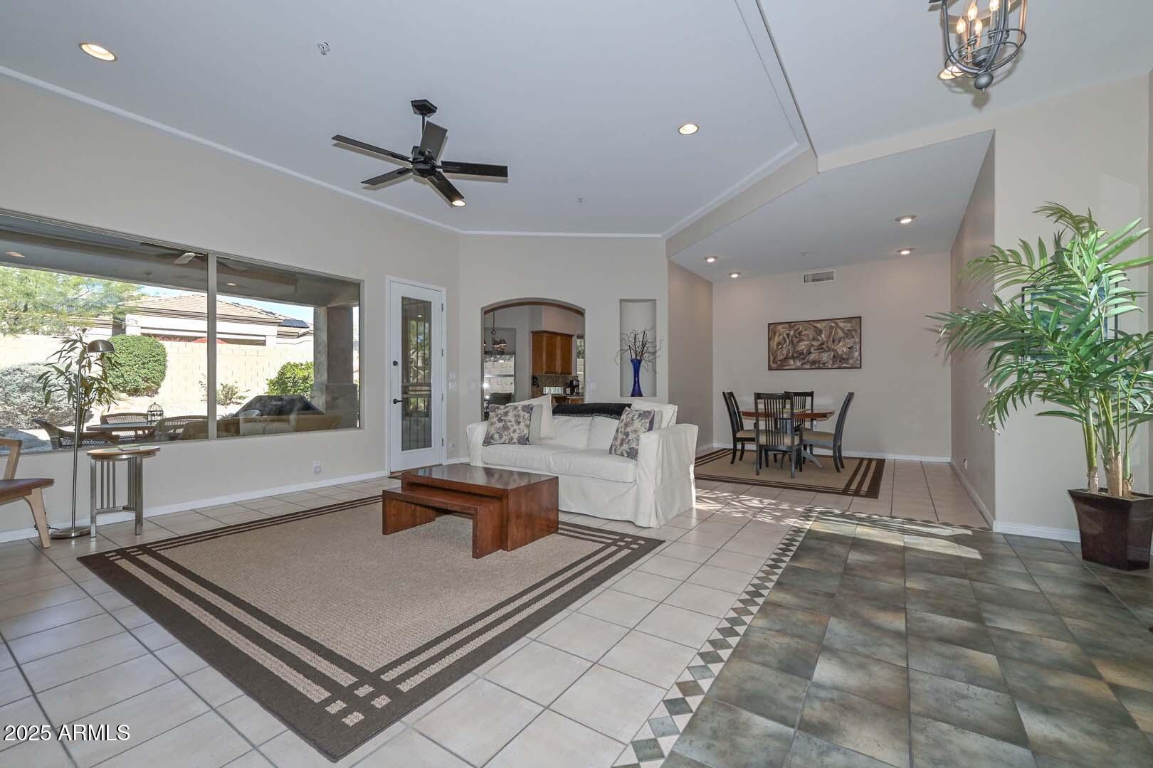 6912 E MIGHTY SAGUARO Way