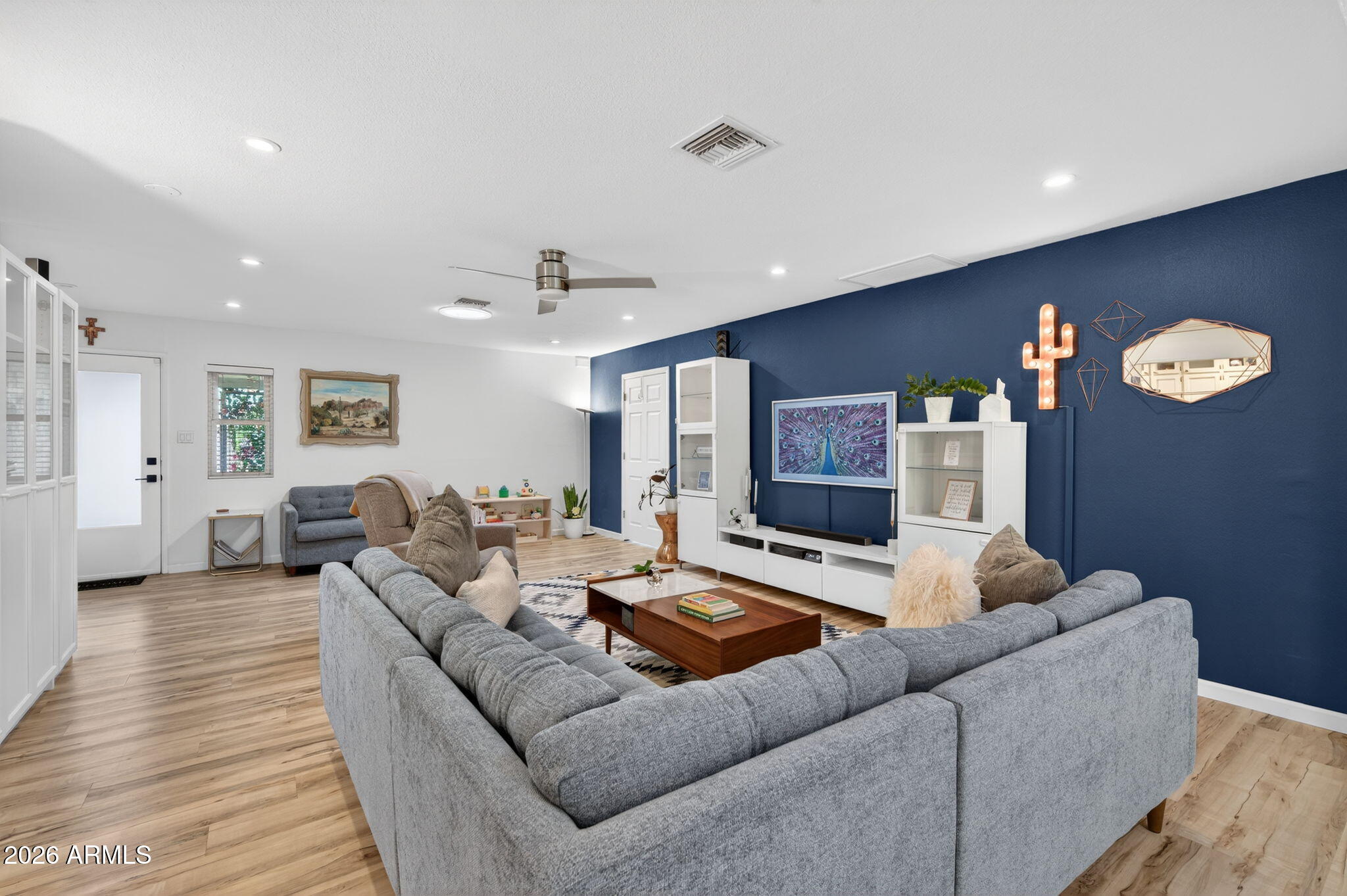 410 W MULBERRY Drive