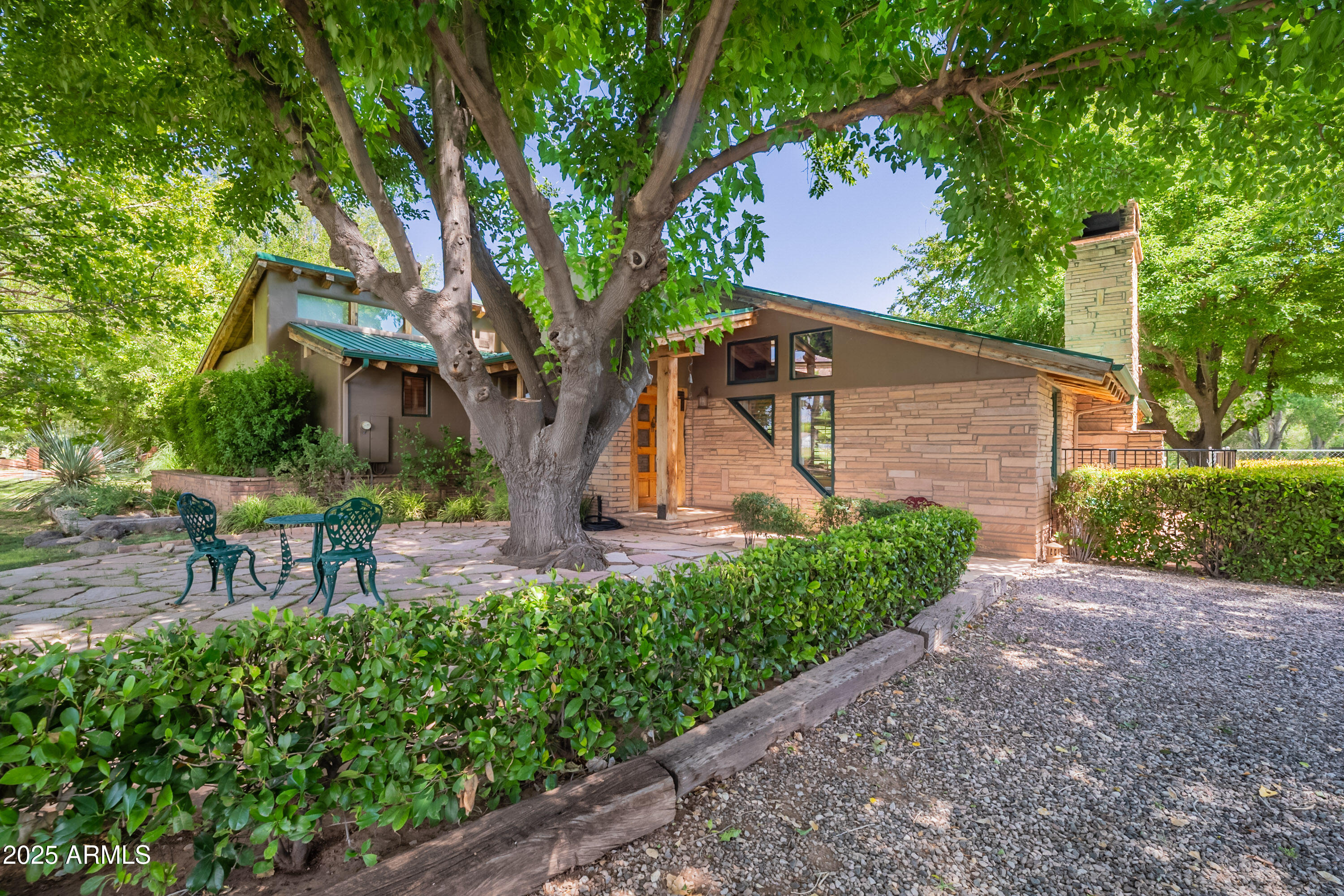 535 N GREEN RIVER Road