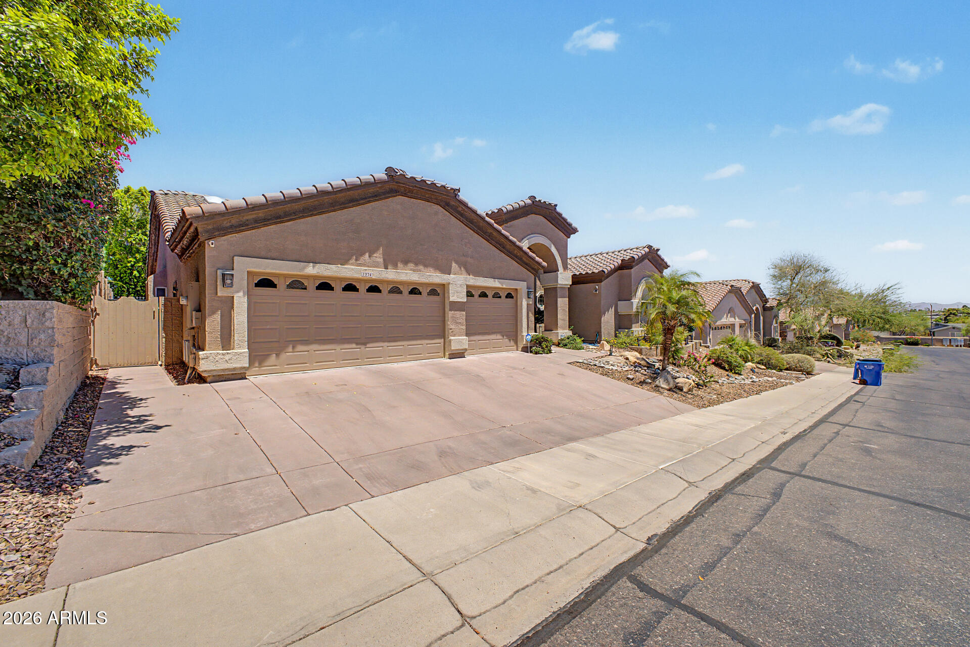 1934 E EVERETT Drive