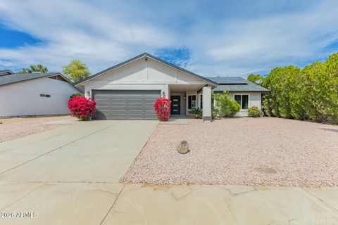 220 W ORAIBI Drive Phoenix AZ 85027