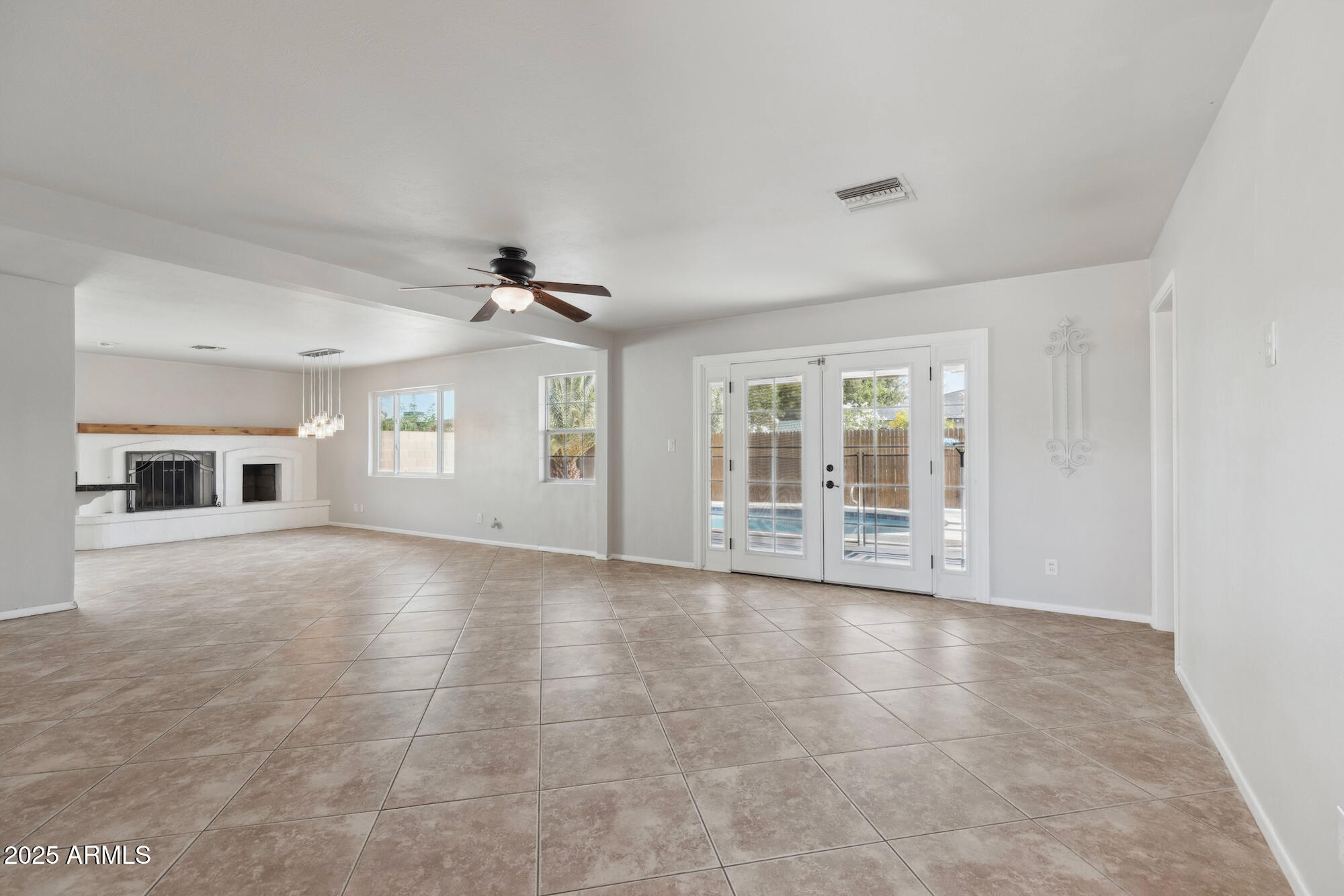 8301 E INDIANOLA Avenue