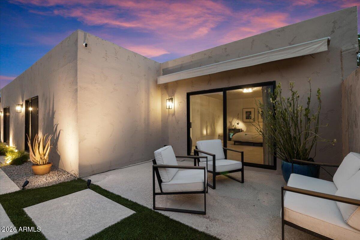 7922 E CRESTWOOD Way