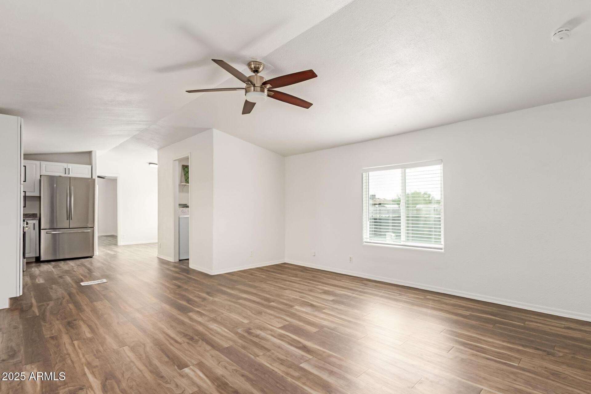 671 S CENTRAL Avenue