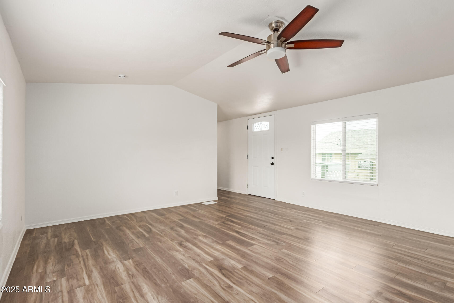 671 S CENTRAL Avenue