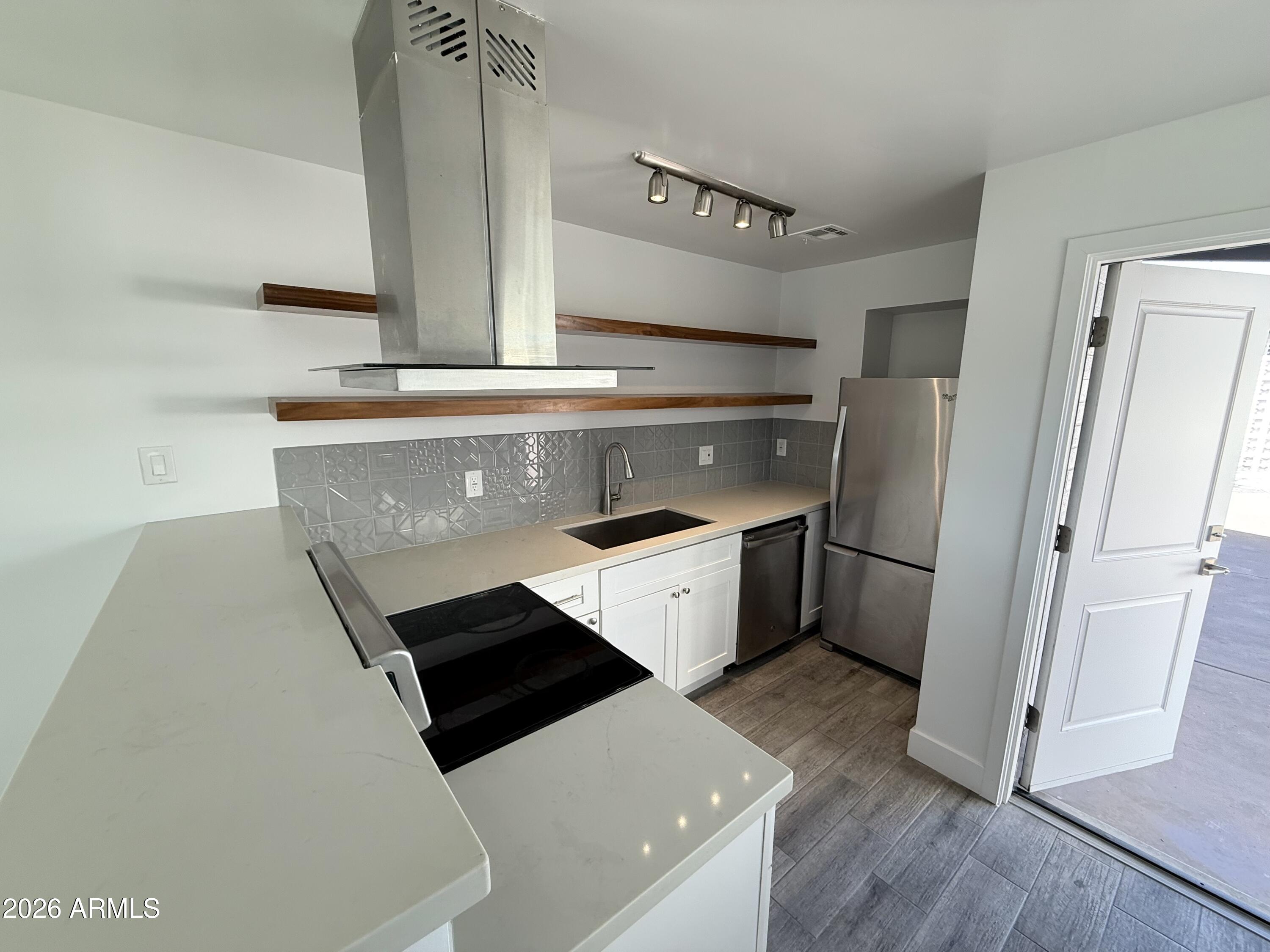 3140 E GLENROSA Avenue 2