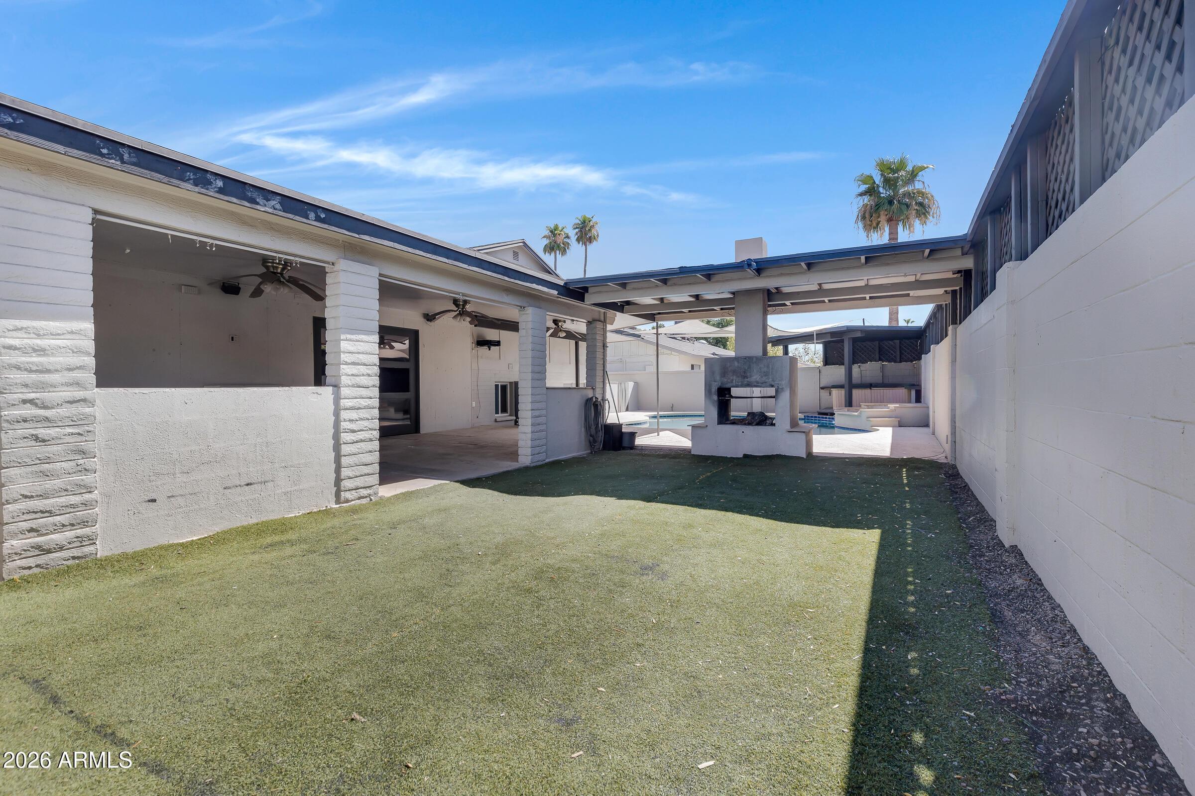 1627 E Fremont Drive