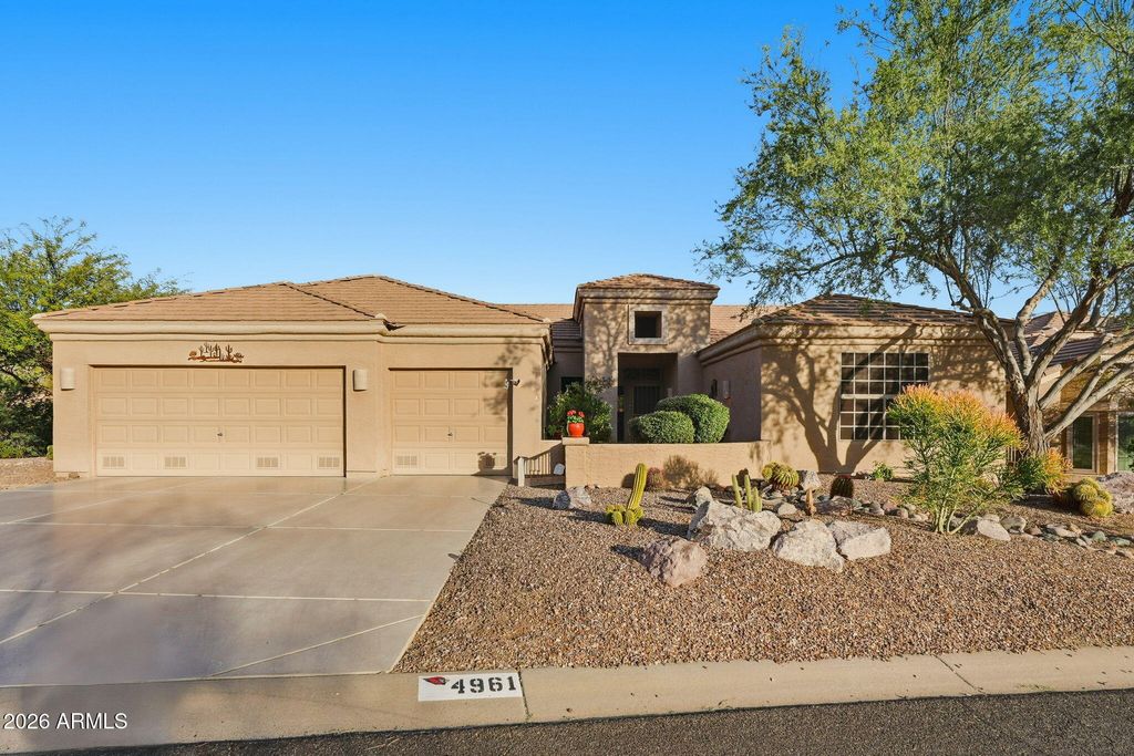 Photo of 4961 S Crested Saguaro Lane, Gold Canyon, AZ 85118 (MLS # 6974674)