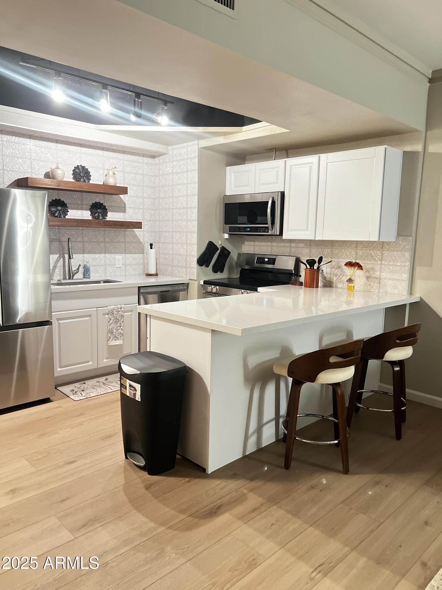 4750 N CENTRAL Avenue 14P