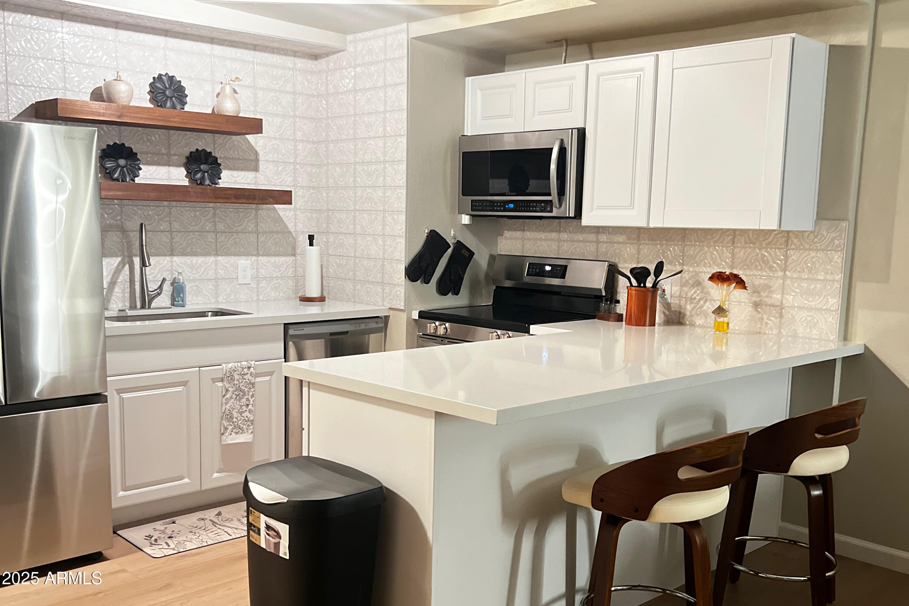 4750 N CENTRAL Avenue 14P