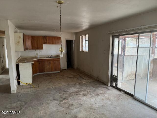 2613 E LYNNE Lane