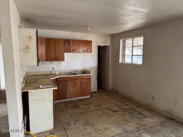 2613 E LYNNE Lane