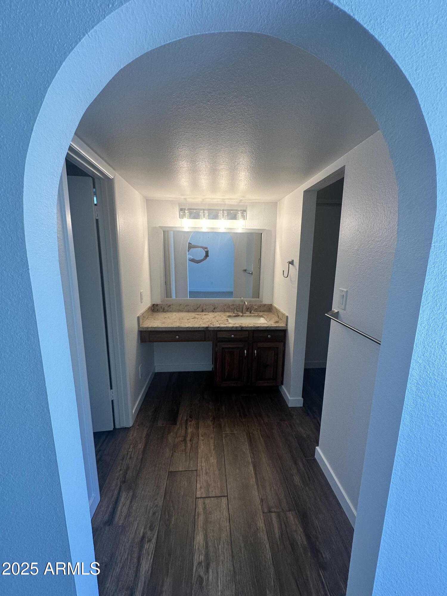 2717 W LAGUNA AZUL Circle