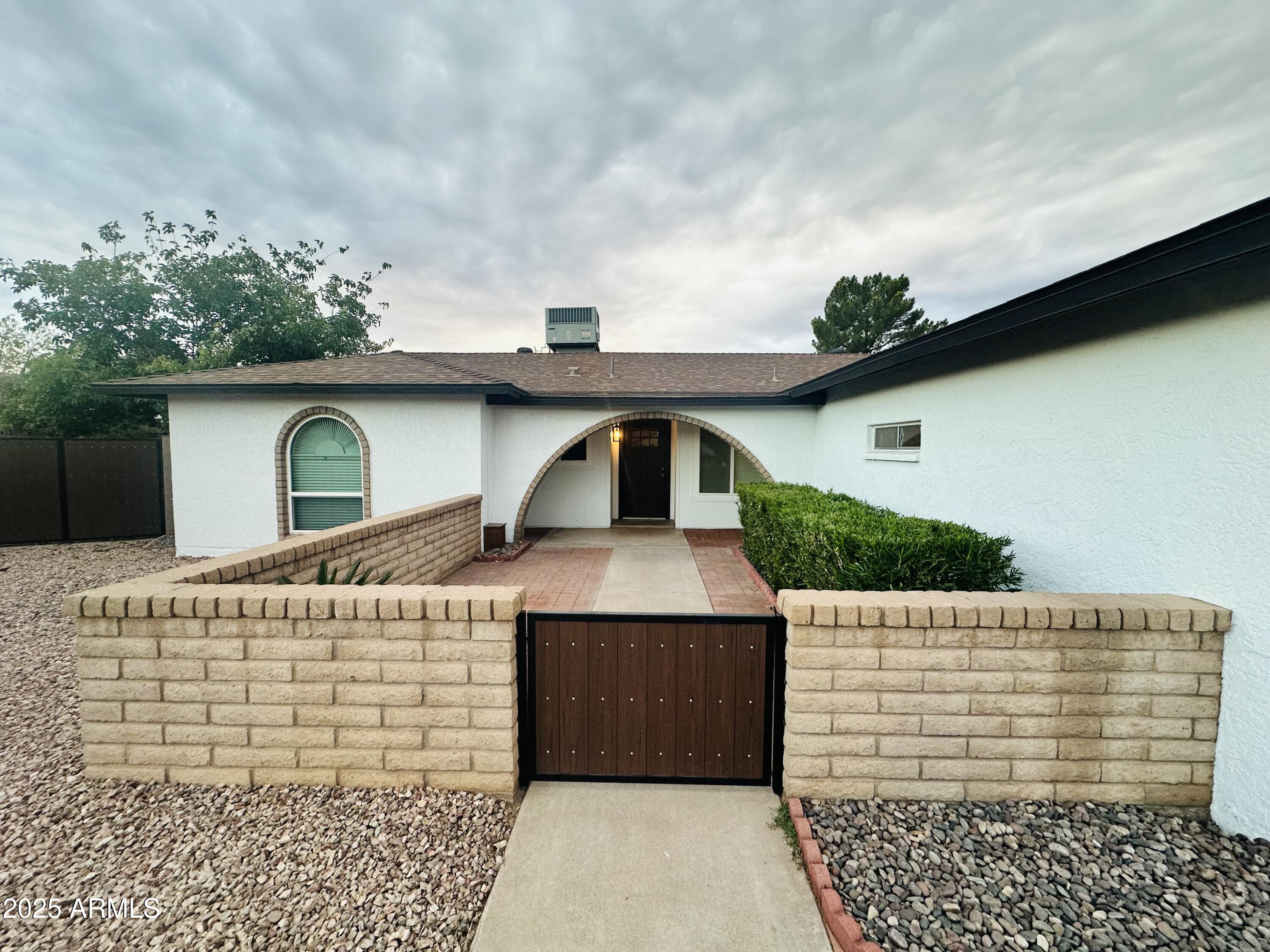 2717 W LAGUNA AZUL Circle