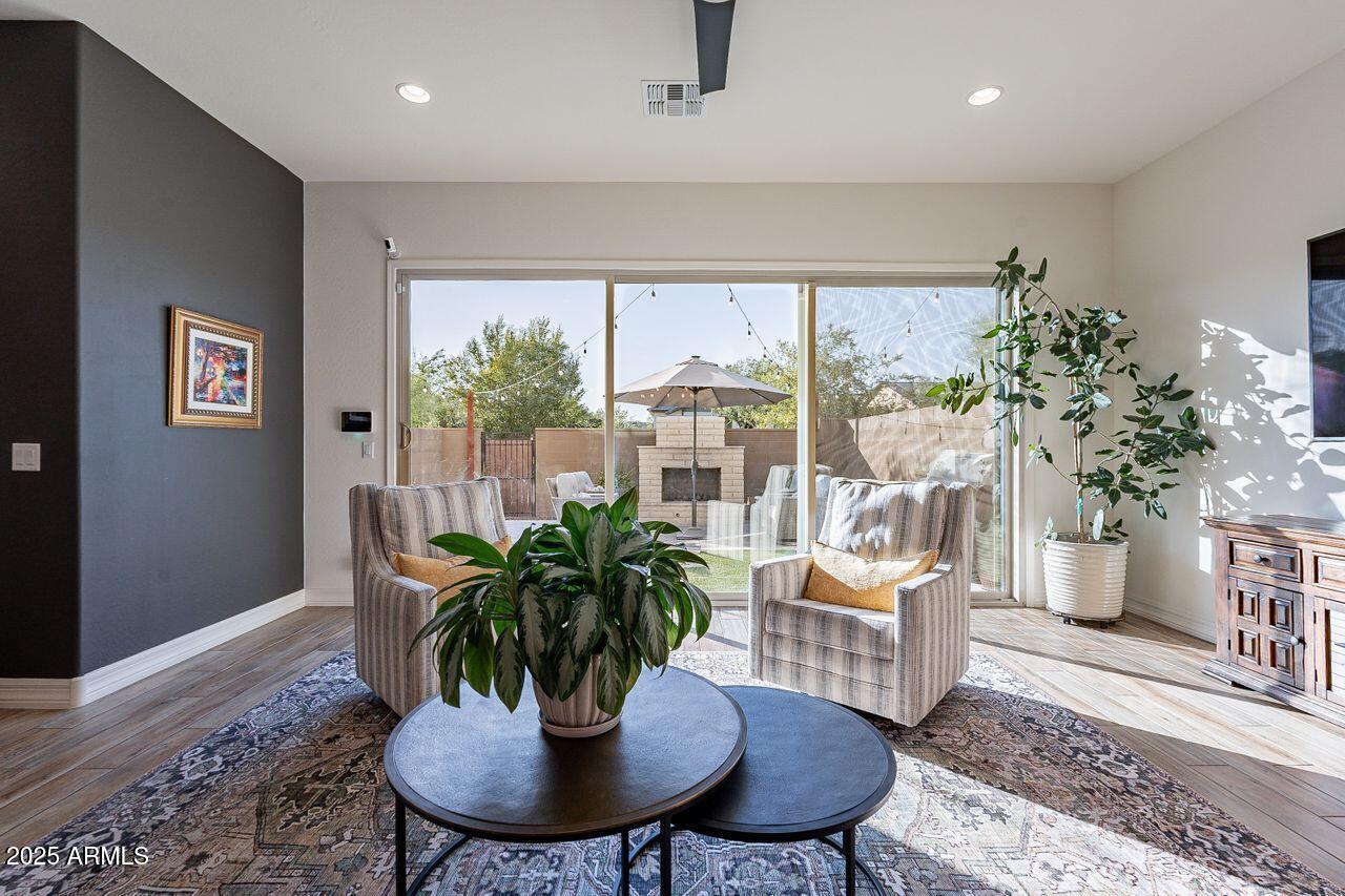 1956 W KINFIELD Trail