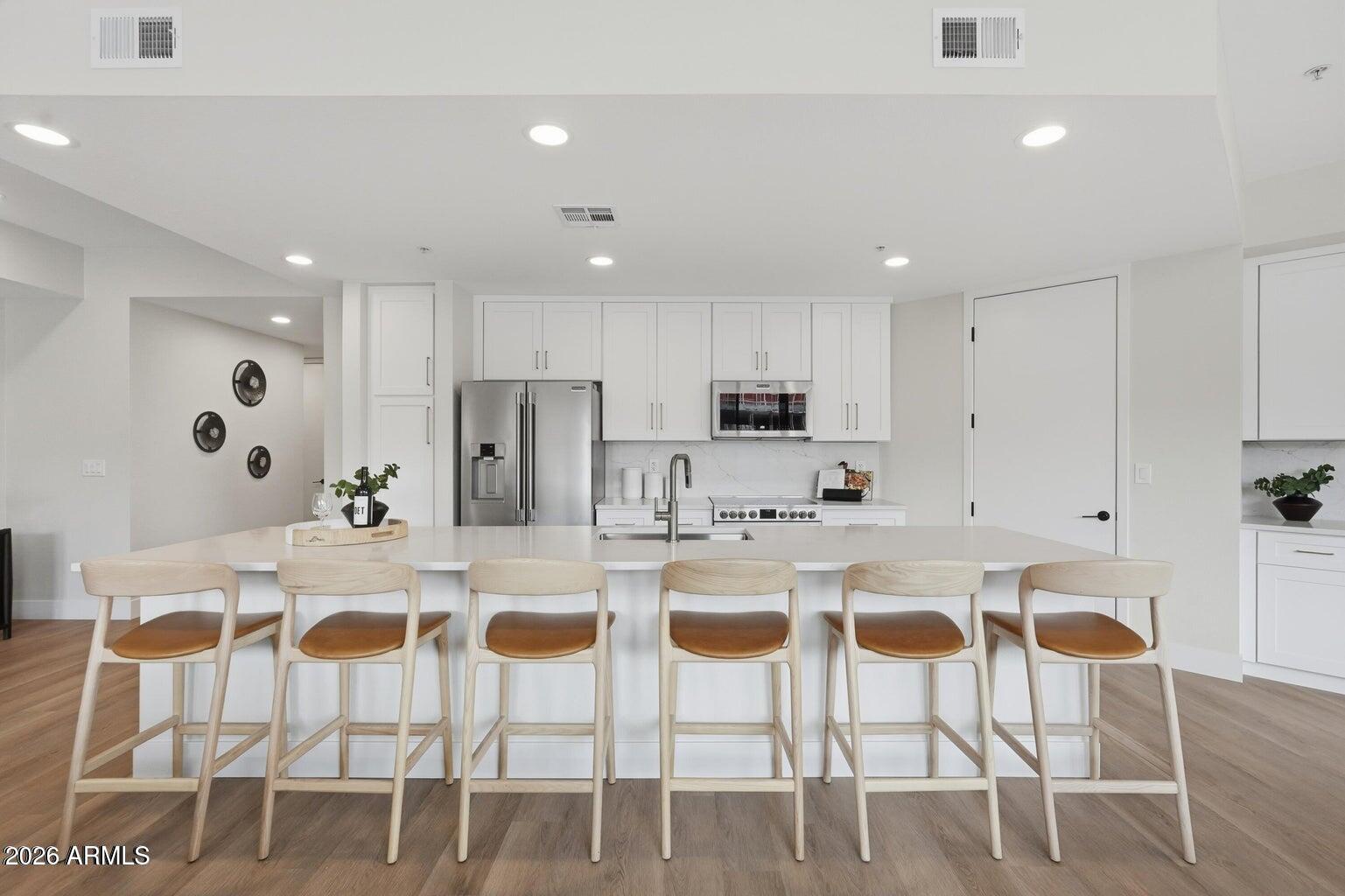 7126 E OSBORN Road 3006