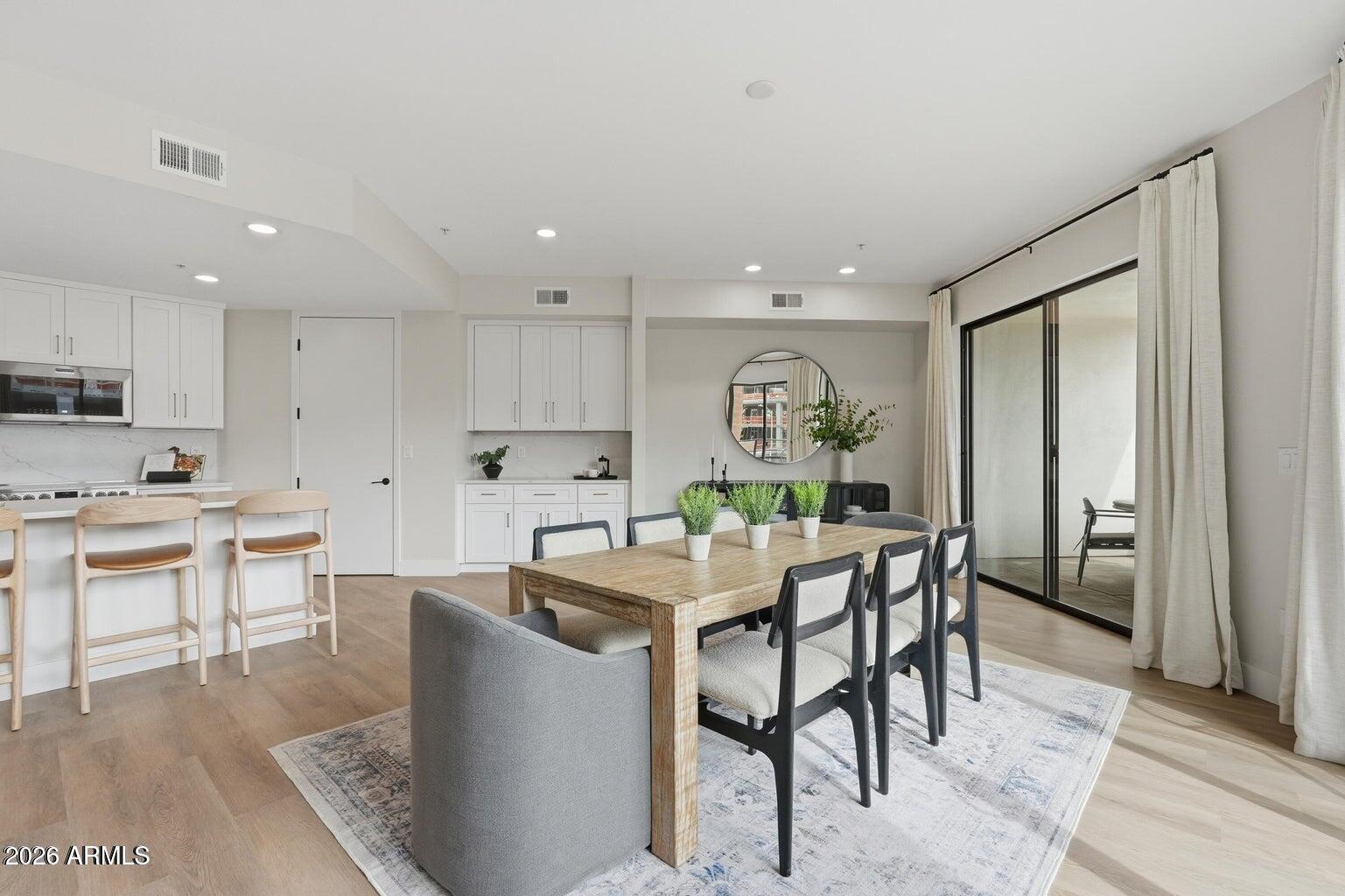 7126 E OSBORN Road 3006