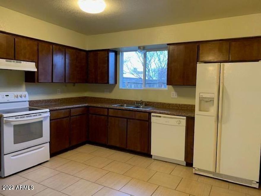 Freshly painted 2 bedrooms, 1 bath, Central A/C, ceiling fans in bedrooms, Tile throughout, fenced patio area, 1 car carport & additional street parking, washer included without warranty, no dryer. Tenant pays electric,water & gas plus 1% AZ rental tax. Landlord pays sewer & trash.
No pets, 1 yr lease. 1st & deposit required to move in.
Managed by Owners/Agents.