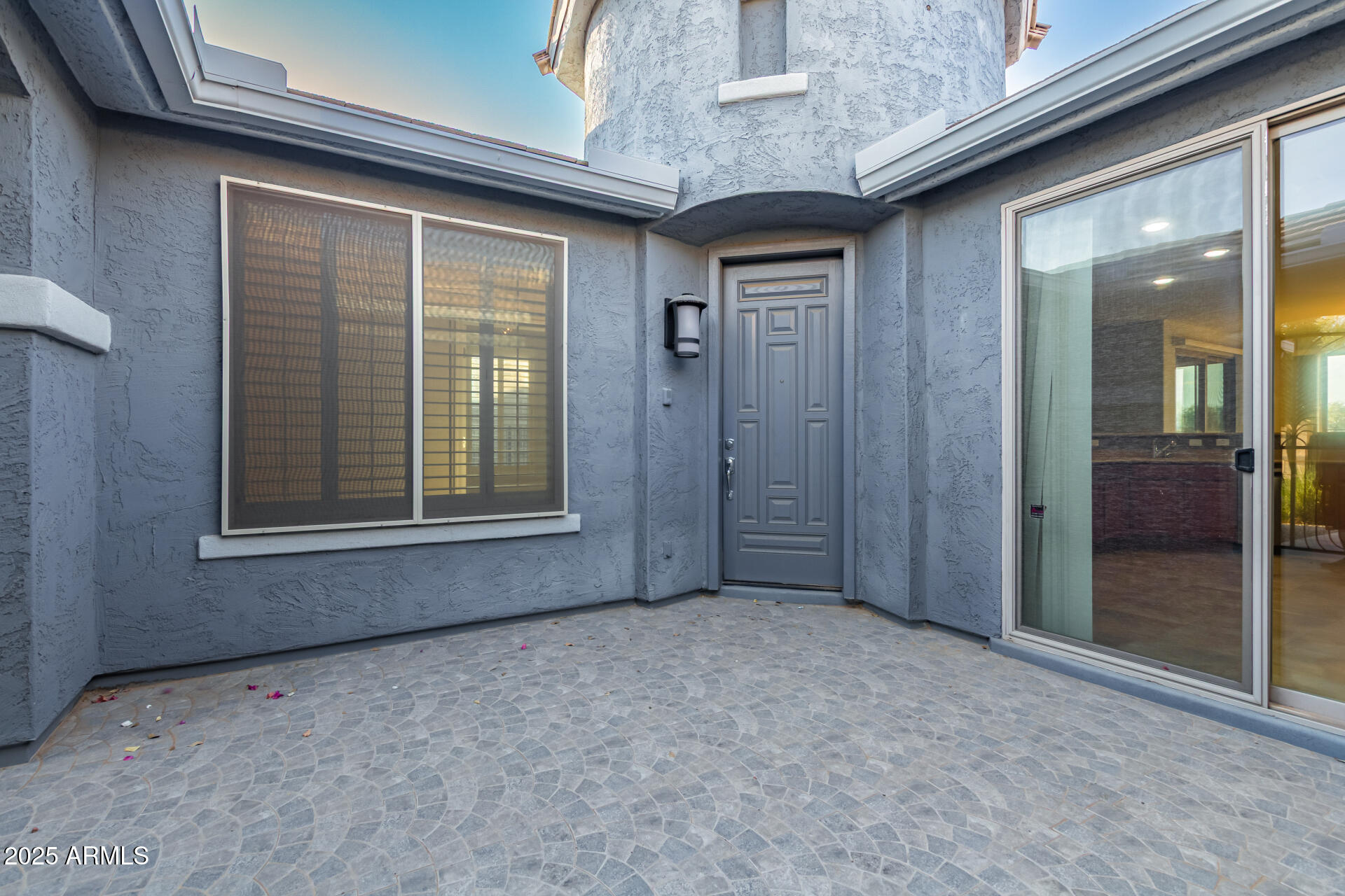 384 W BISMARK Street