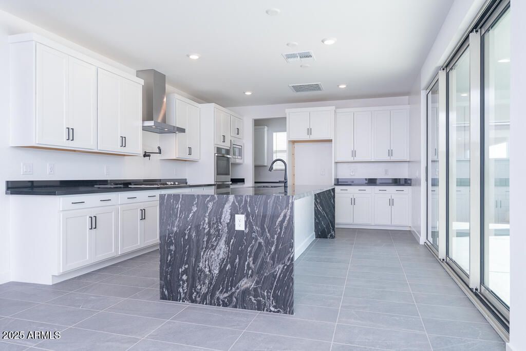 Photo of 445 E La Estela Lane, San Tan Valley, AZ 85140 (MLS # 6955963)