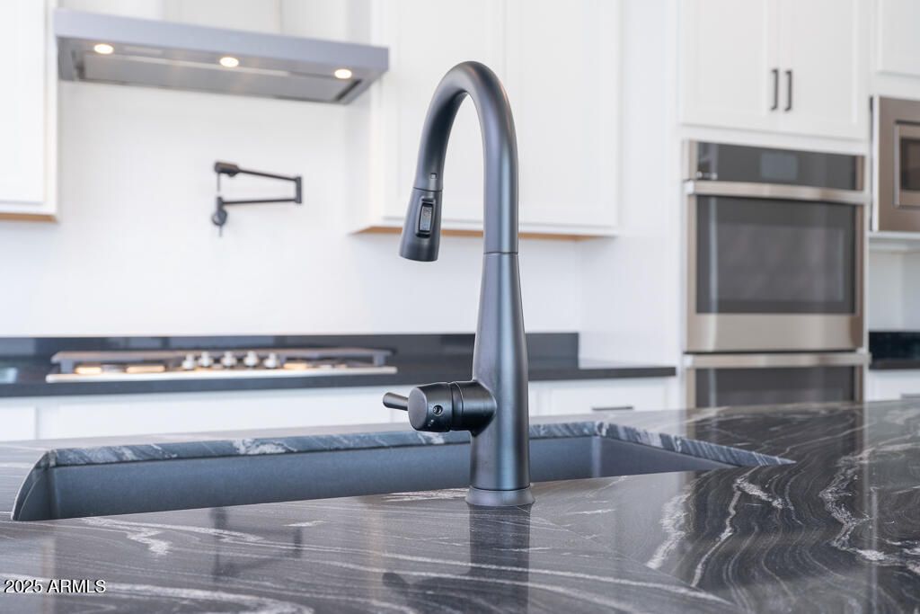 Photo of 445 E La Estela Lane, San Tan Valley, AZ 85140 (MLS # 6955963)