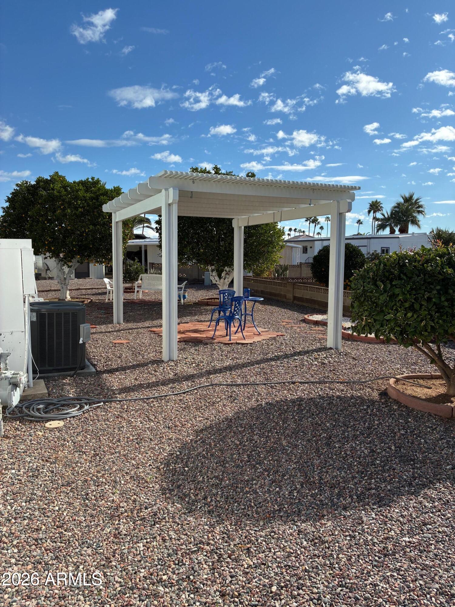 2560 N Armour Avenue