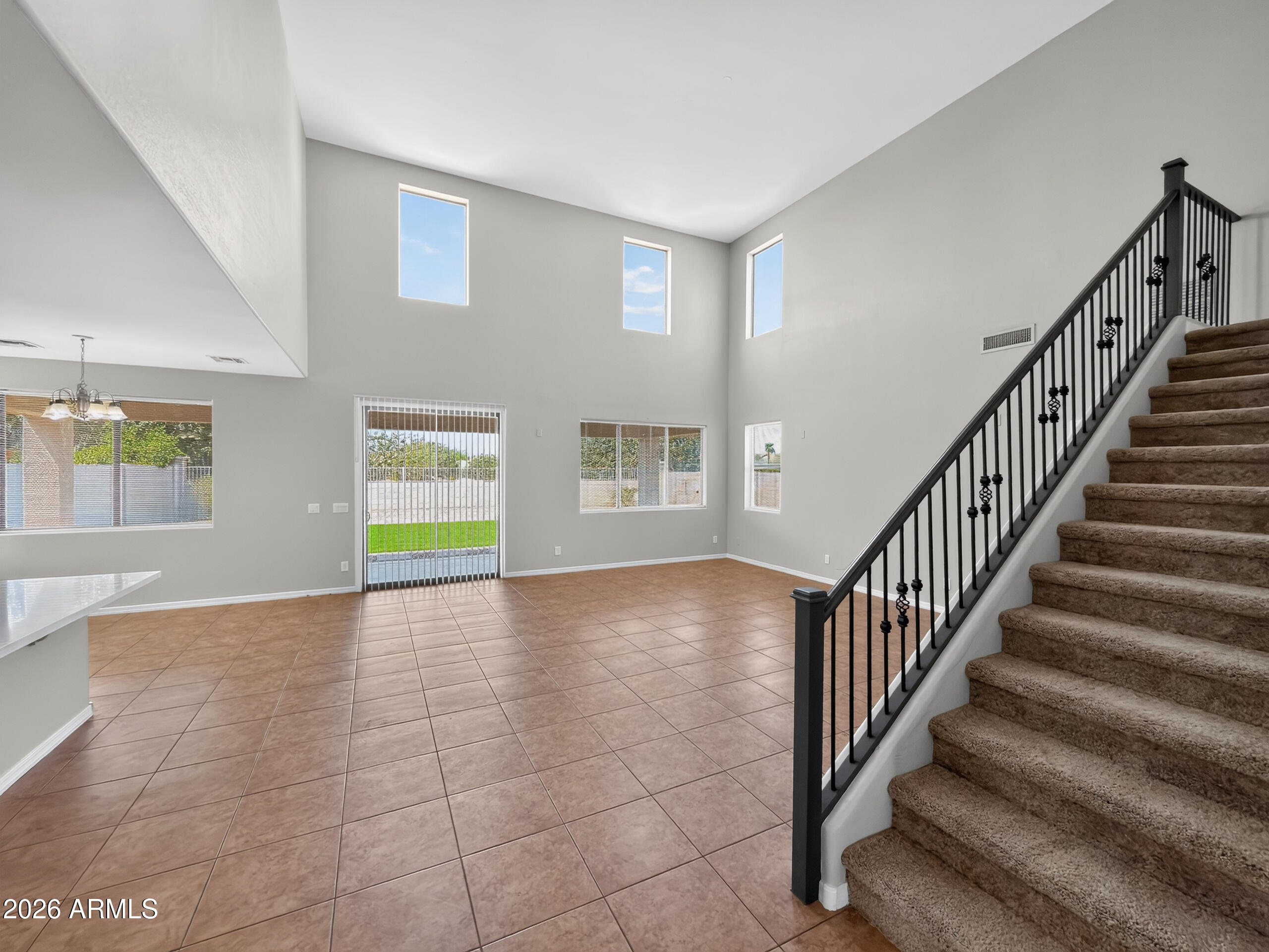 728 W DESERT CANYON Drive