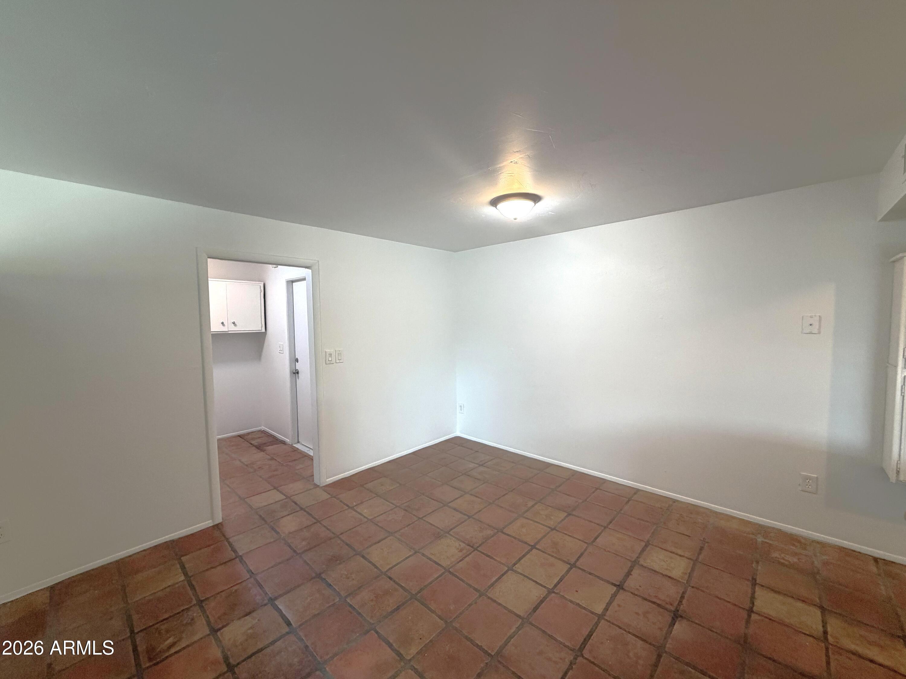 3241 E SUNNYSIDE Drive